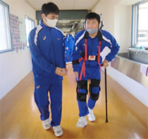 白杖を使用して