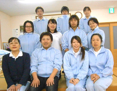�f�C�T�[�r�X�Z���^�[�Ȃ񂾂��E�P�A�v�����Z���^�[�Ȃ񂾂��̃X�^�b�t